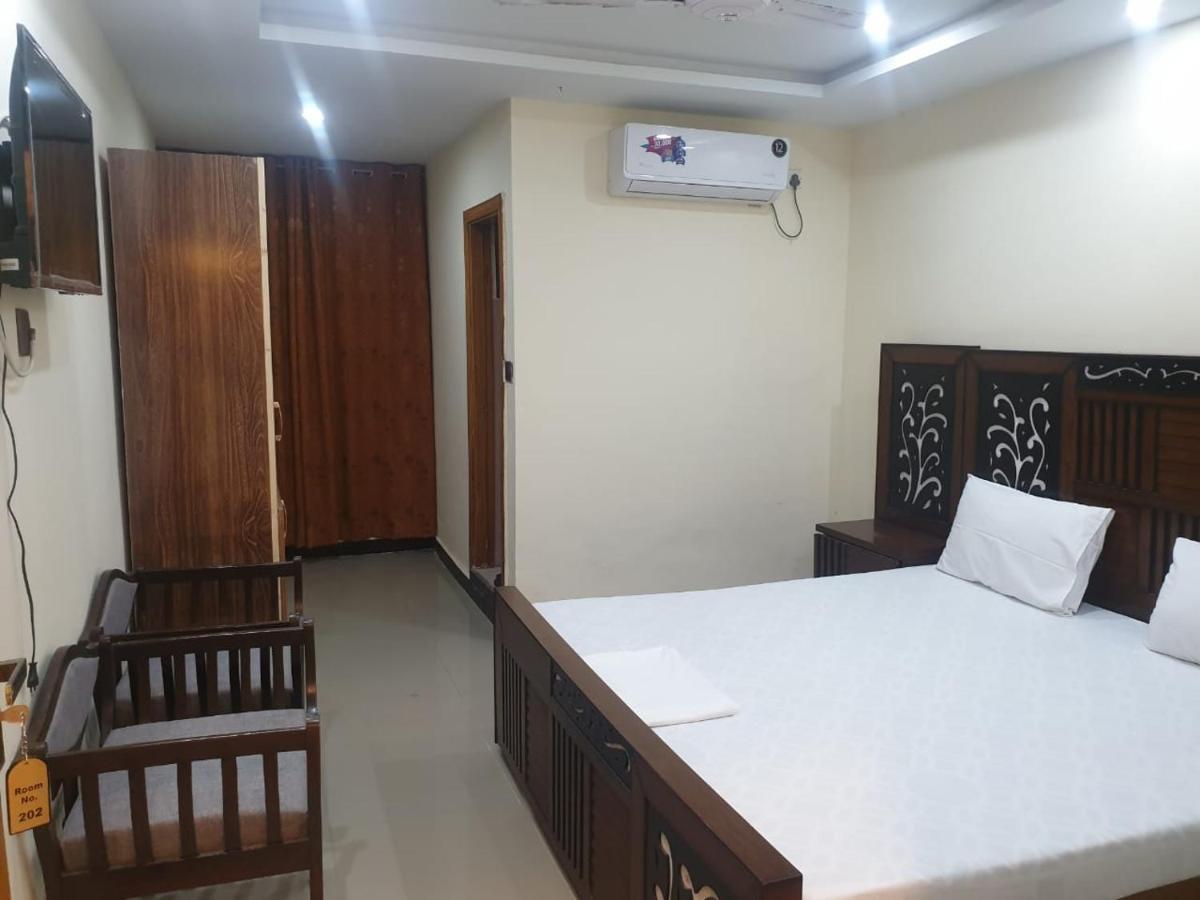 איסלמאבד Dream Night Hotel מראה חיצוני תמונה